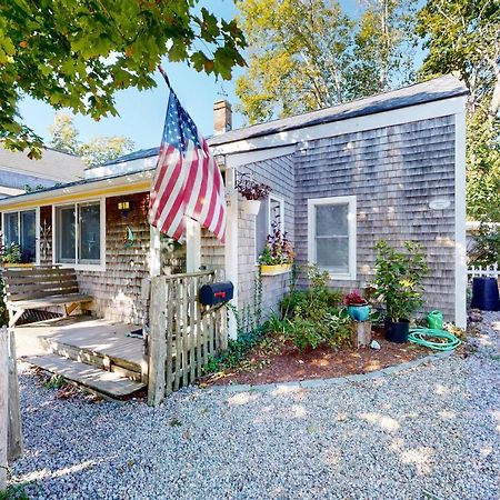 Cape Cod-Age Villa Falmouth Exterior photo